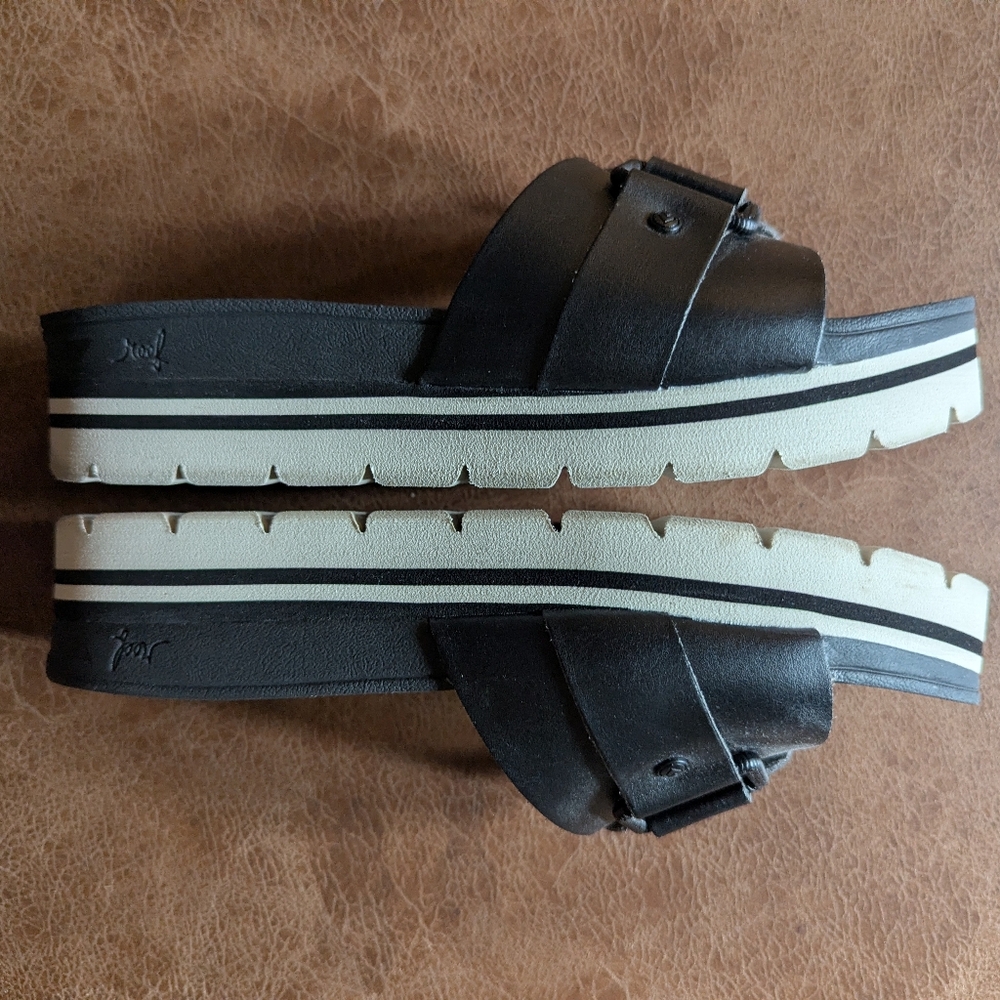 Reed Sandals - Picture 3 of 8